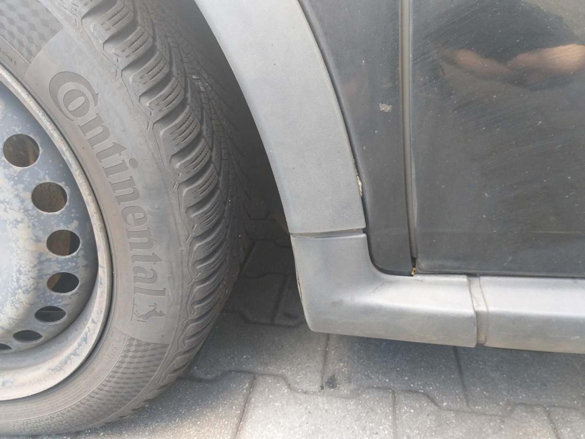 Volvo C30 original Kotflügel vorn links 01900 Black Stone Bj.2007